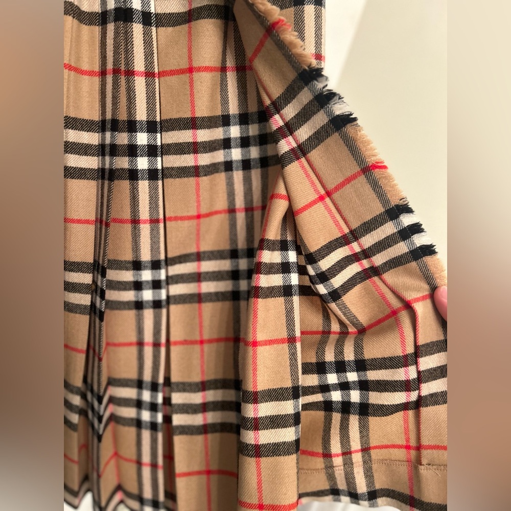 SOLD Beautiful Vintage Pleated Wool Burberrys Novacheck Buckled Skirt - Picture 9 of 13